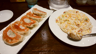 青山餃子房